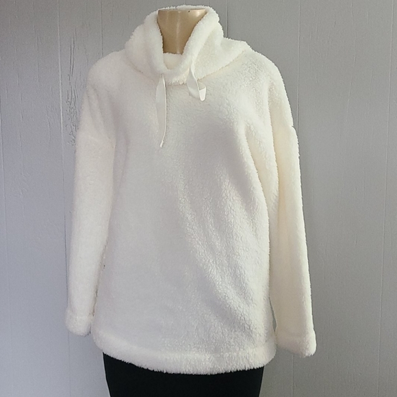 Old Navy Sweaters - Old Navy Sweater Brand New